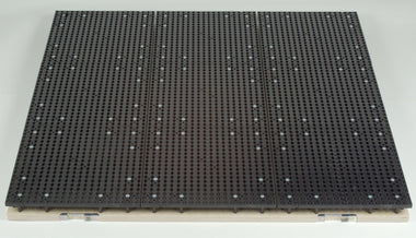 Verlegebrett Devboard 3 x 3 Fuß belegt mit Panduit® Quick-Build™ für die Kabelbaumfertigung
