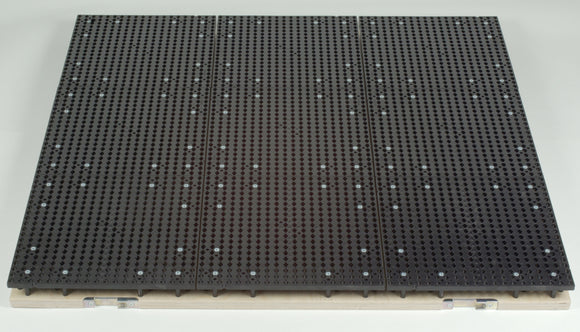Verlegebrett Devboard 3 x 3 Fuß belegt mit Panduit® Quick-Build™ für die Kabelbaumfertigung